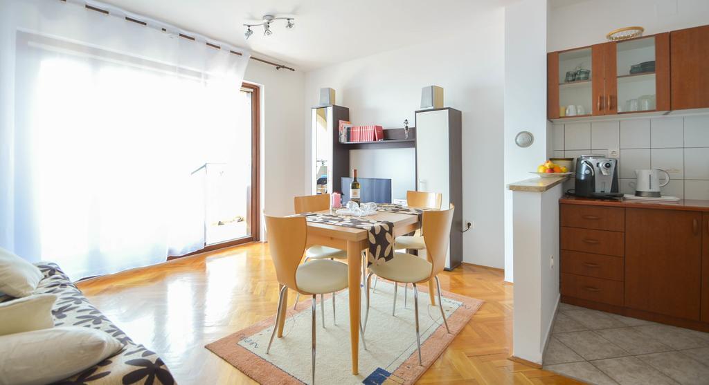 Apartment Natasa Novi Vinodolski Szoba fotó